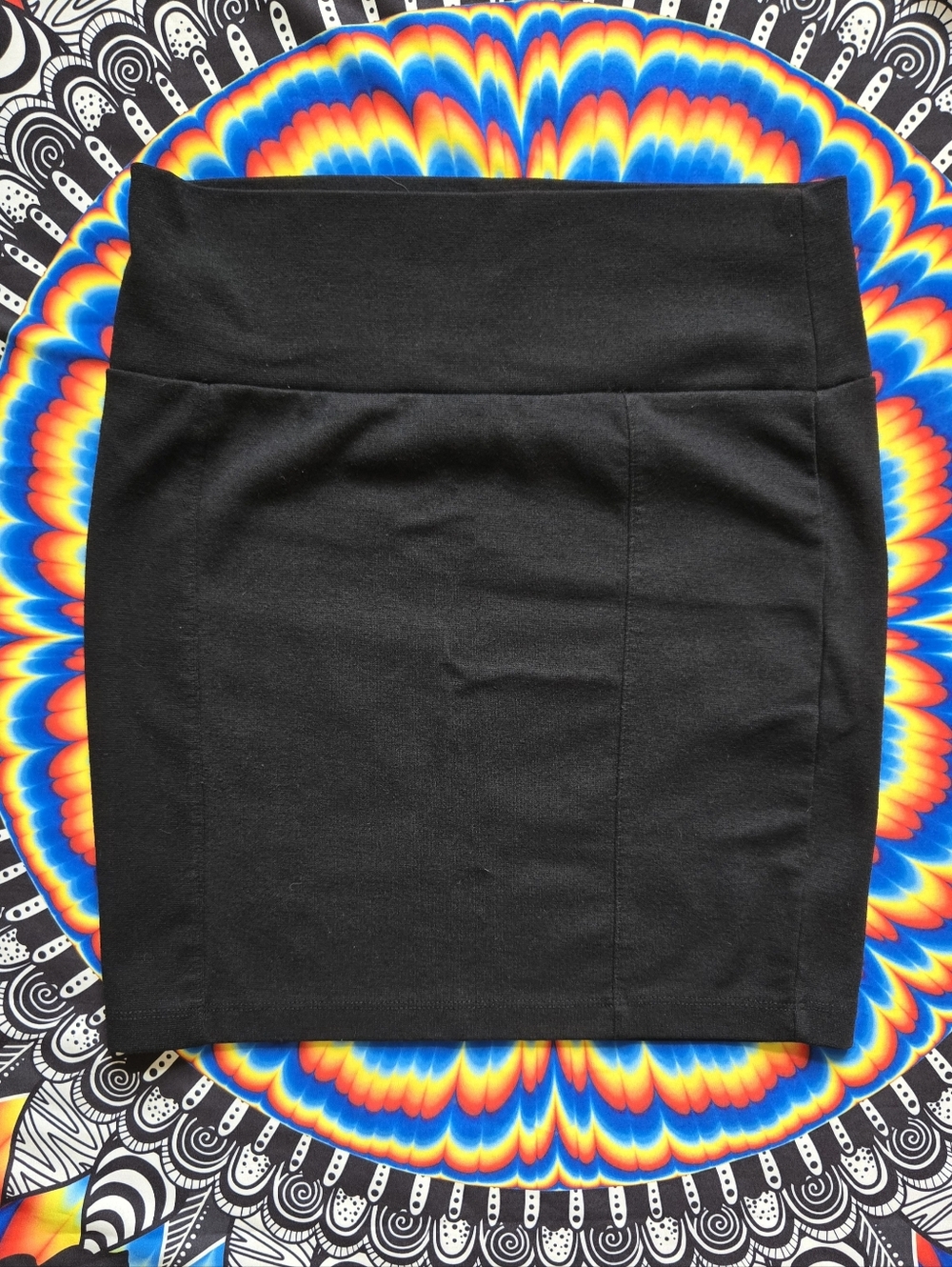 Decree Elegant Black Mini Skirt